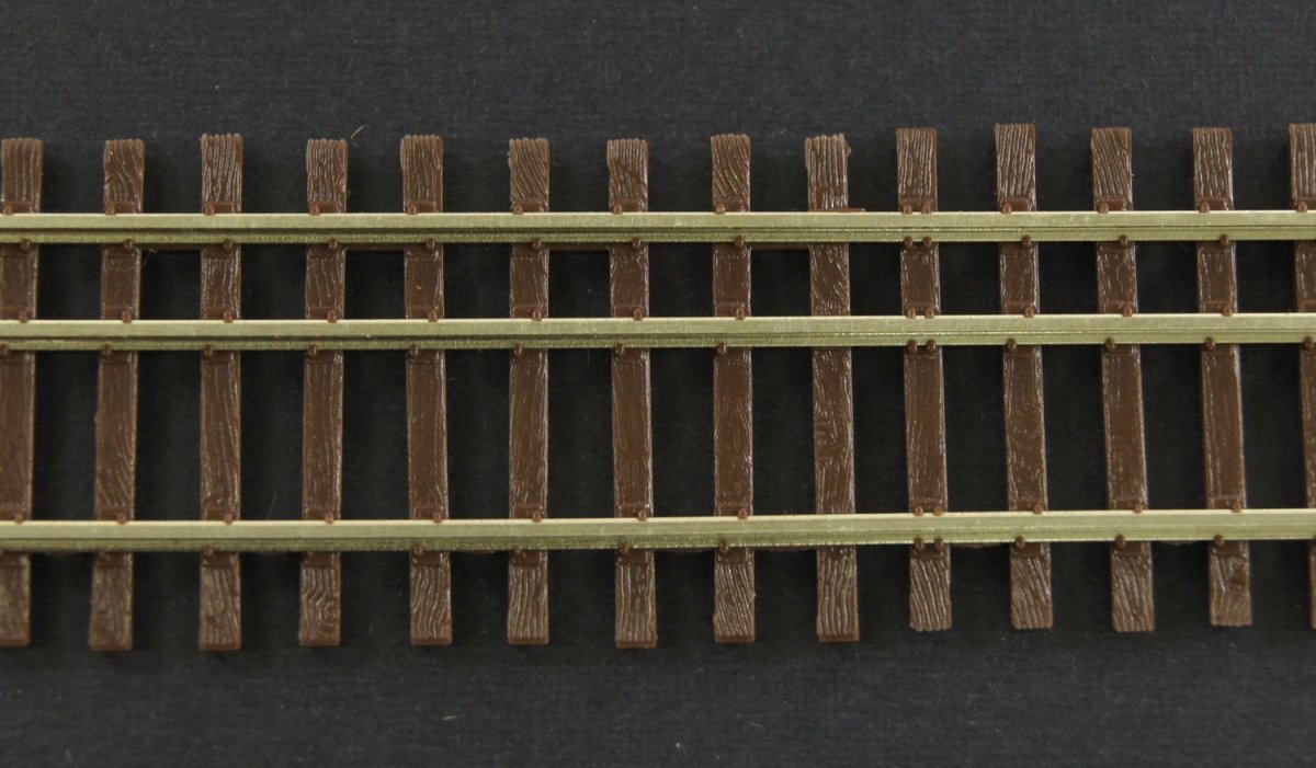 Micro Engineering 10 - 112 HO / HOn3 Dual - Gauge Code 55 Non - Weathered Flex Track 36" / 914mm - 6 - Pack - Oakville Model Trains Depot