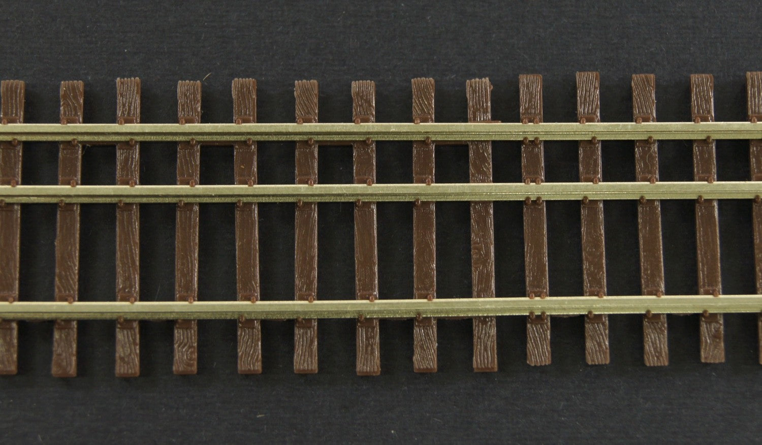 Micro Engineering 10-112 HO-HOn3 Code 55 Dual Gauge Non-Weathered Flex-Trak 6pcs
