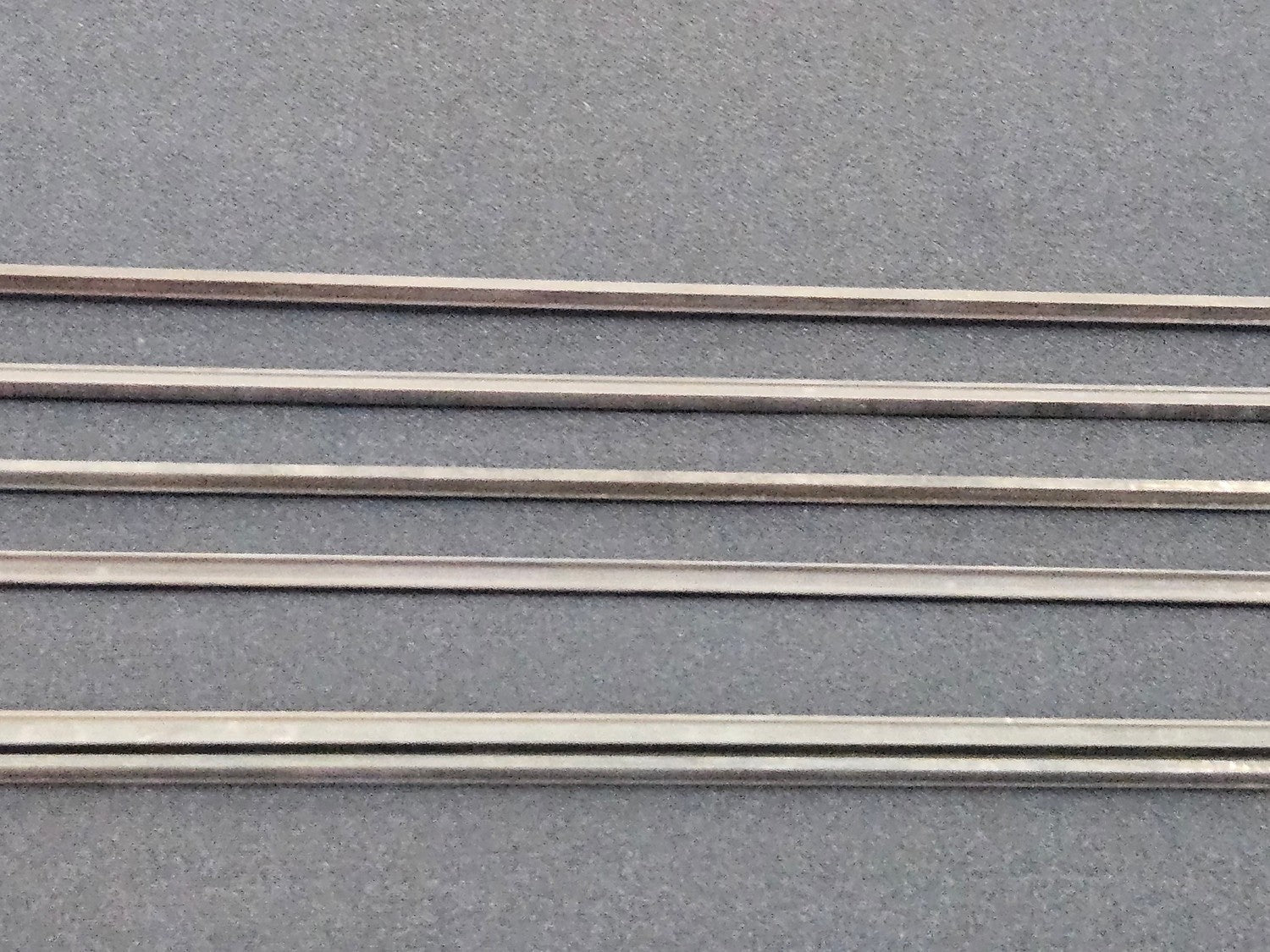Micro Engineering 16-148 Weathered Rail Code 148 -33pcs