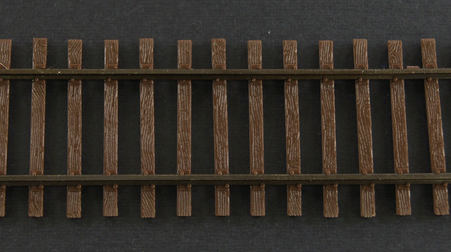 Micro Engineering 12-106 HO Scale Code 70 Weathered 36" Long Flex-Trak - 6pcs