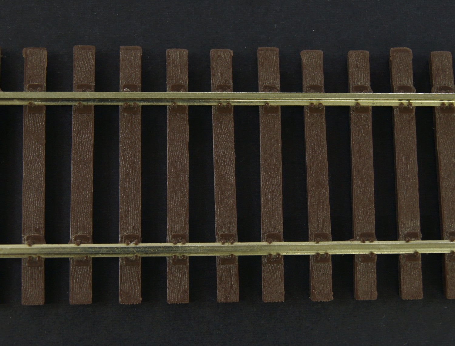 Micro Engineering 10-132 O Scale Non-Weathered Code 100 Flex-Track - 6pcs