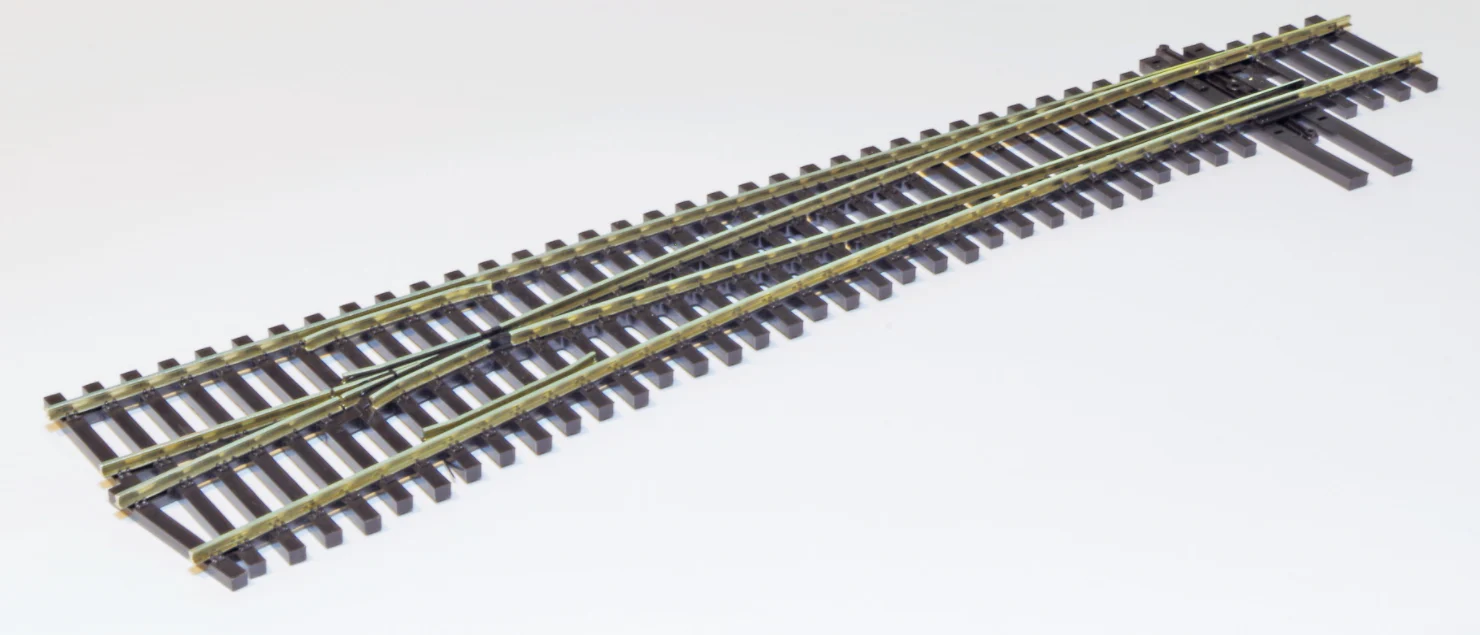 PECO SL-U7062 HO/OO Code 70 #6 Left Hand Turnout with Unifrog