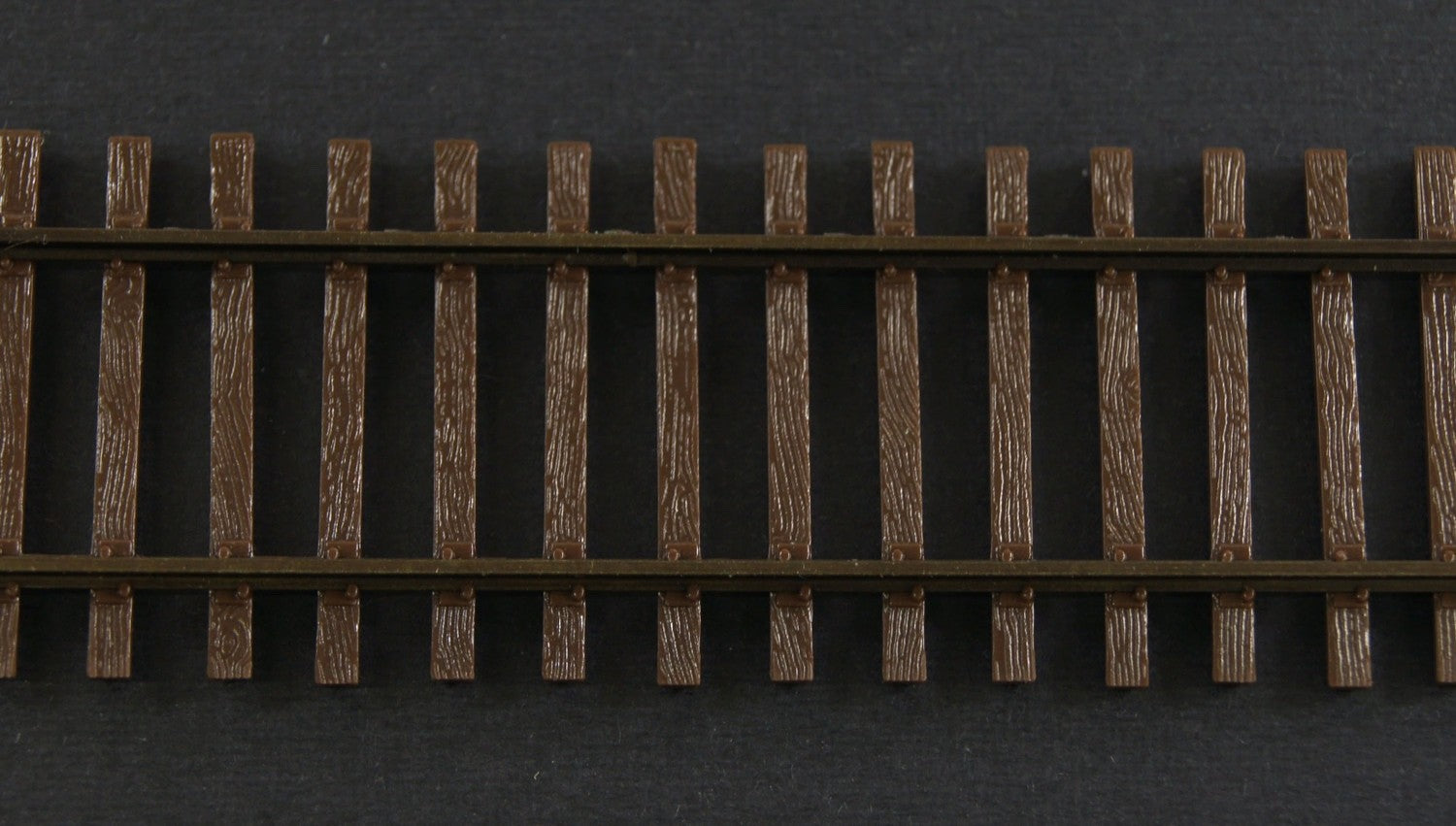 Micro Engineering 12-104 HO Scale Weathered Code 83 36" Long Flex-Track - 6pcs