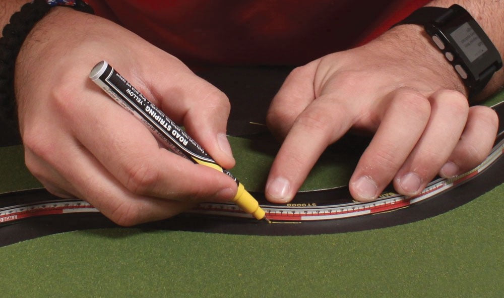 Woodland Scenics C1292 Road Striping Pen - Yellow