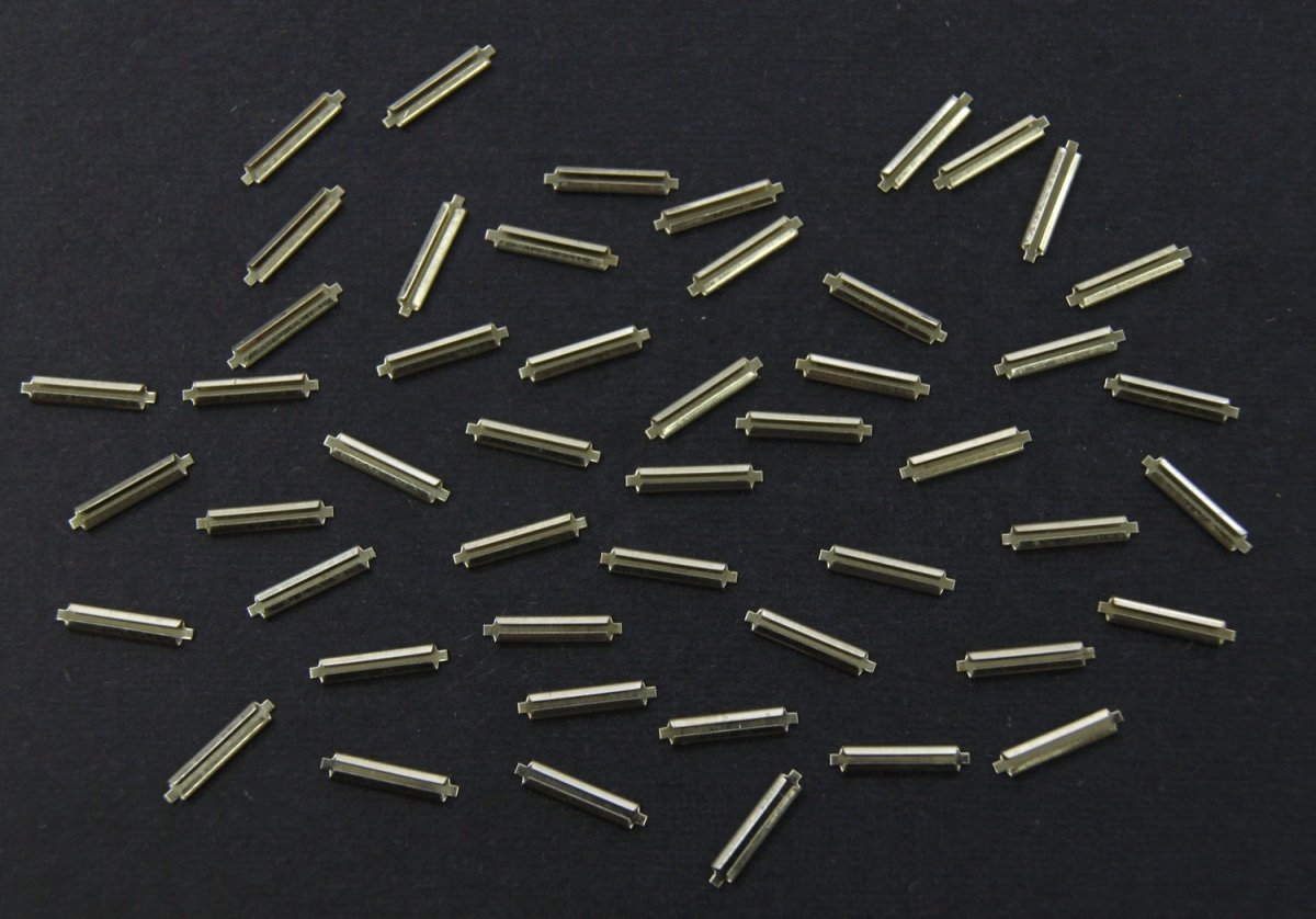 Micro Engineering 26 - 055 HO/N Scale Code 55 Metal Slip - On Rail Joiners - 50 pcs - Oakville Model Trains Depot