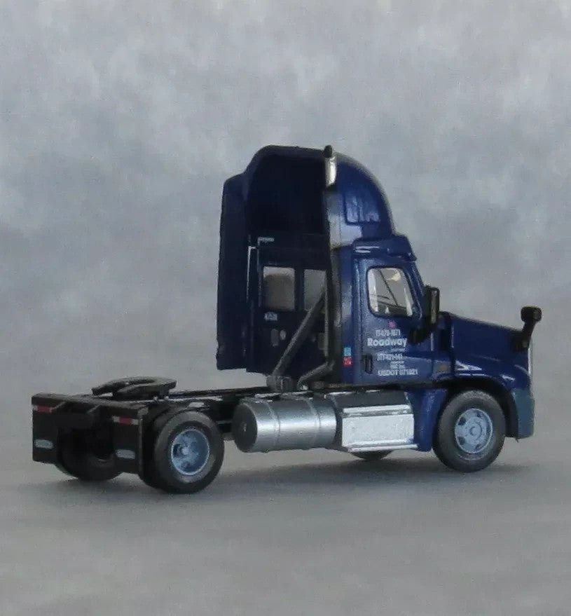 TrainWorx 42584 - 02 N Scale Roadway Express Freightliner Cascadia Day - Cab Tractor 47548 - Oakville Model Trains Depot