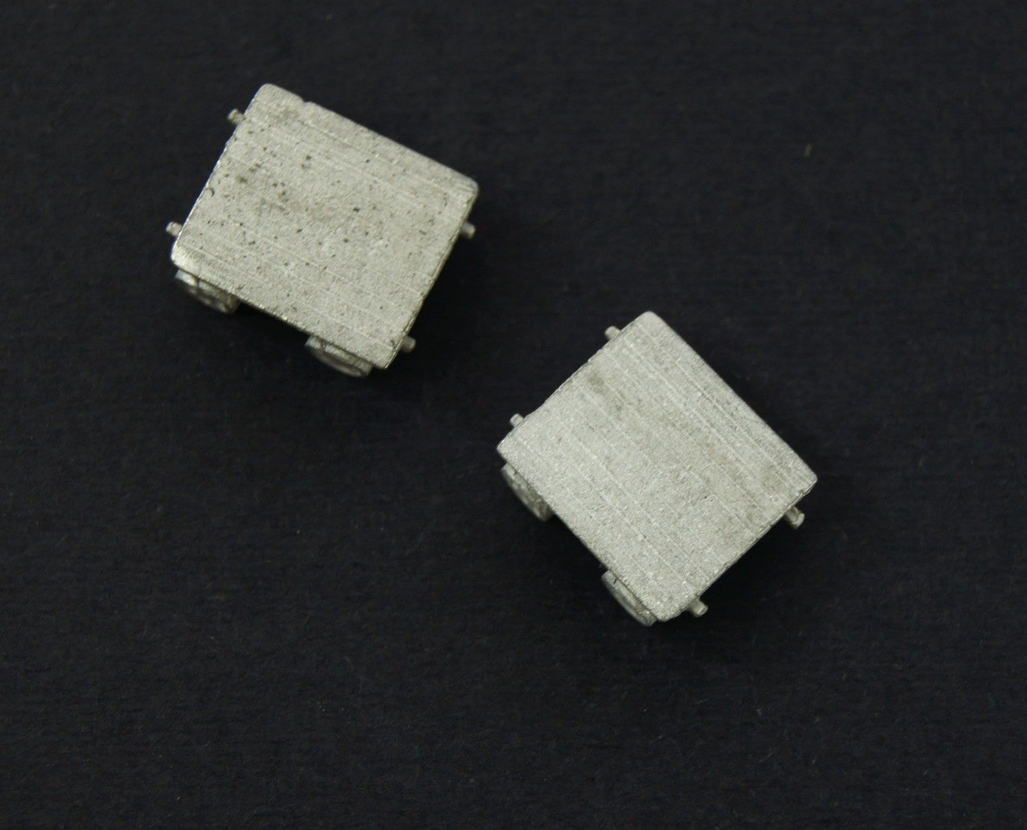 Micro Engineering 80-154 N Scale Push Cart - 2pcs