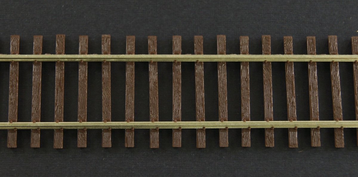 Micro Engineering 10 - 106 HO Scale Code 70 Non - Weathered Flex Track 36" / 914mm - 6 - Pack - Oakville Model Trains Depot
