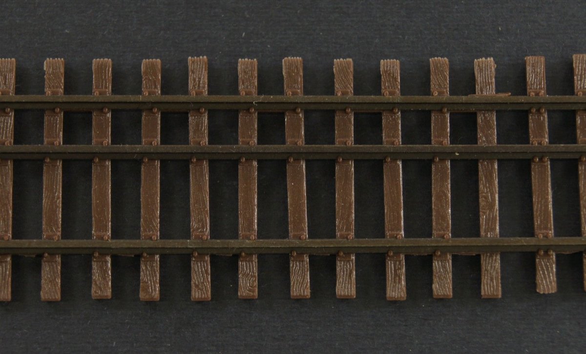 Micro Engineering 12 - 112 HO / HOn3 Dual - Gauge Code 55 Weathered Flex Track 36" / 914mm - 6 - Pack - Oakville Model Trains Depot