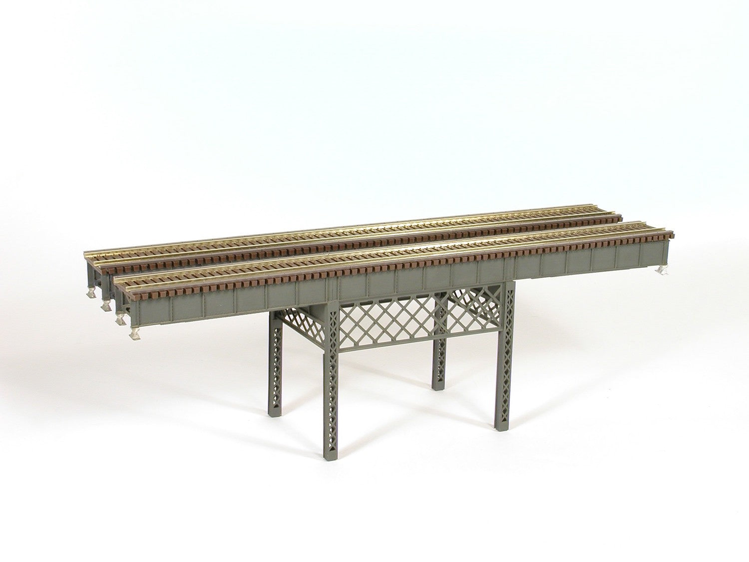 Micro Engineering 75-510 HO Scale City Viaduct 90" Double Track