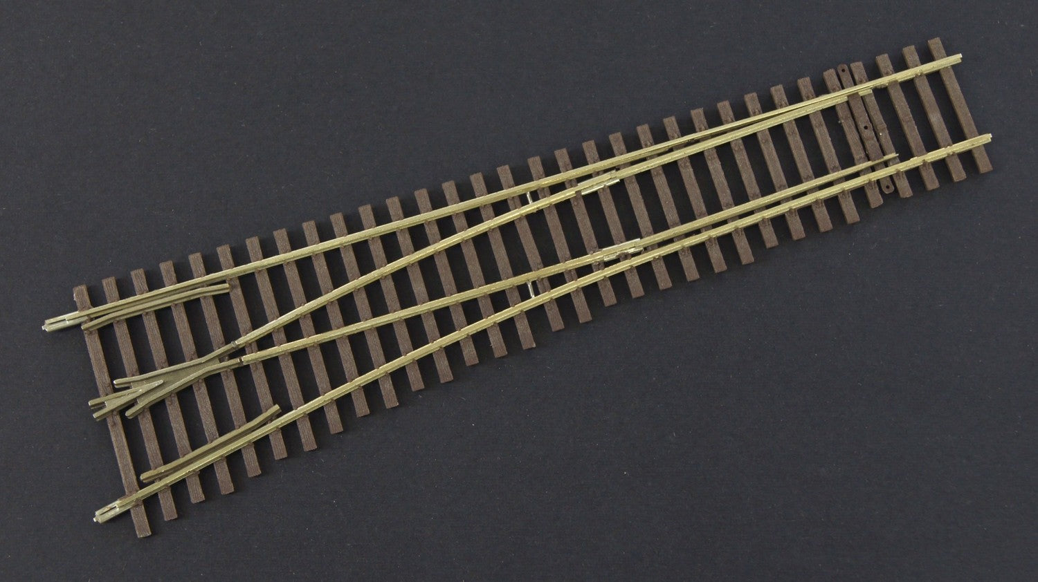 Micro Engineering 14-814 HO Scale Code 70 #5c Lead Ladder Left Hand LH Turnout