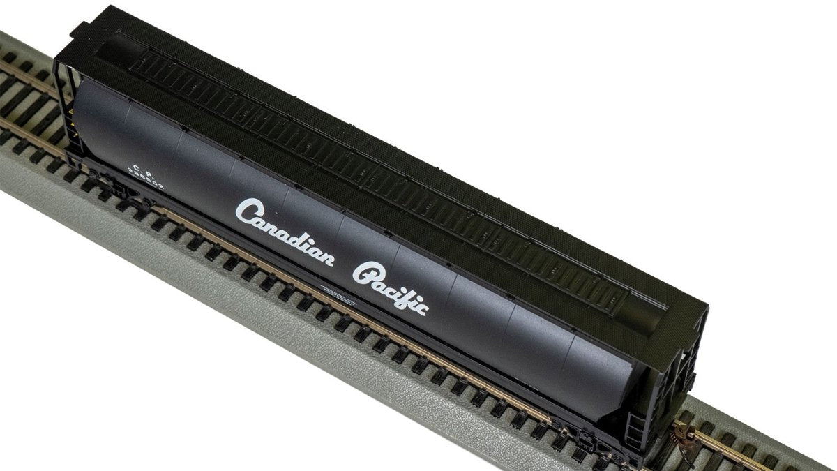 Bachmann 73804 HO Scale Cylindrical Covered Grain w/ EOT Flasher - CP 386502 - Oakville Model Trains Depot