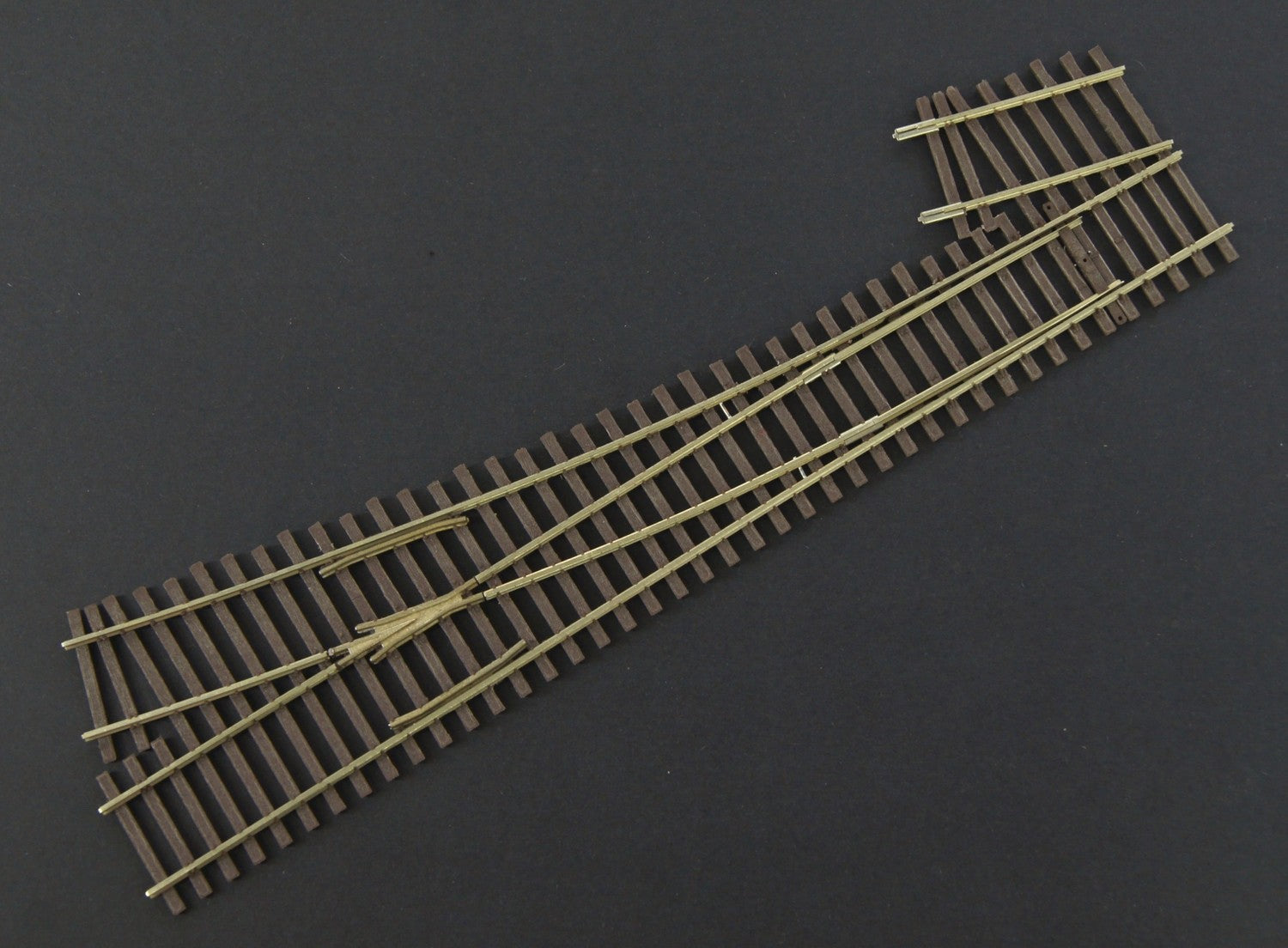 Micro Engineering 14-819 HO Scale Code 70 #5e Last Ladder Right Hand RH Turnout