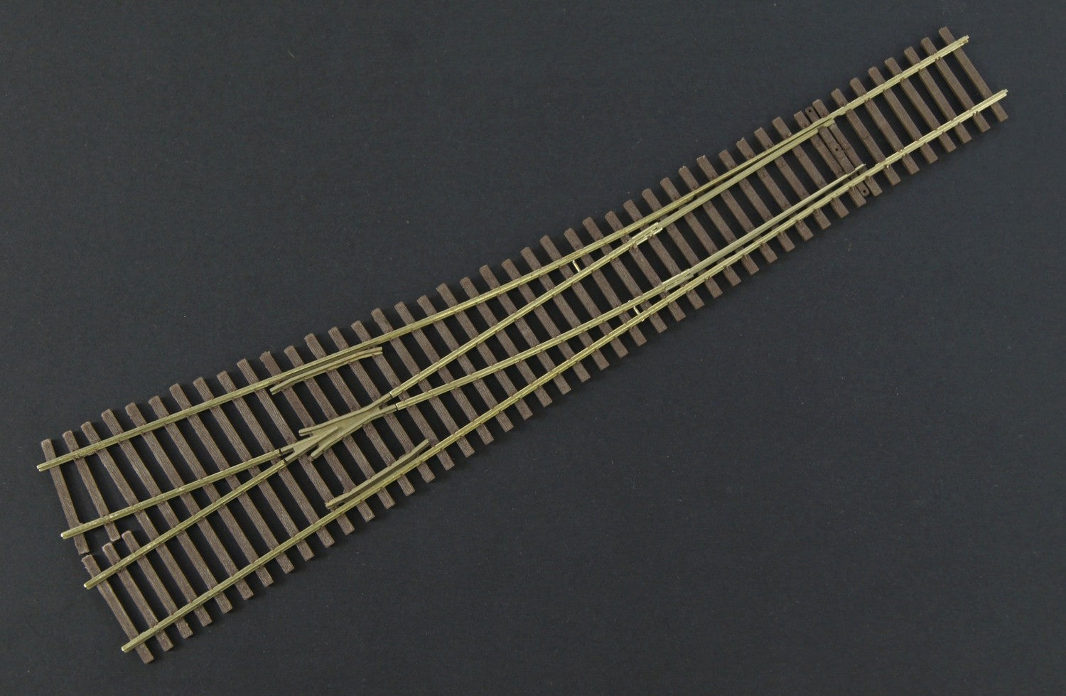 Micro Engineering 14-711 HO Scale Code 83 #5a Standard Right Hand RH Turnout