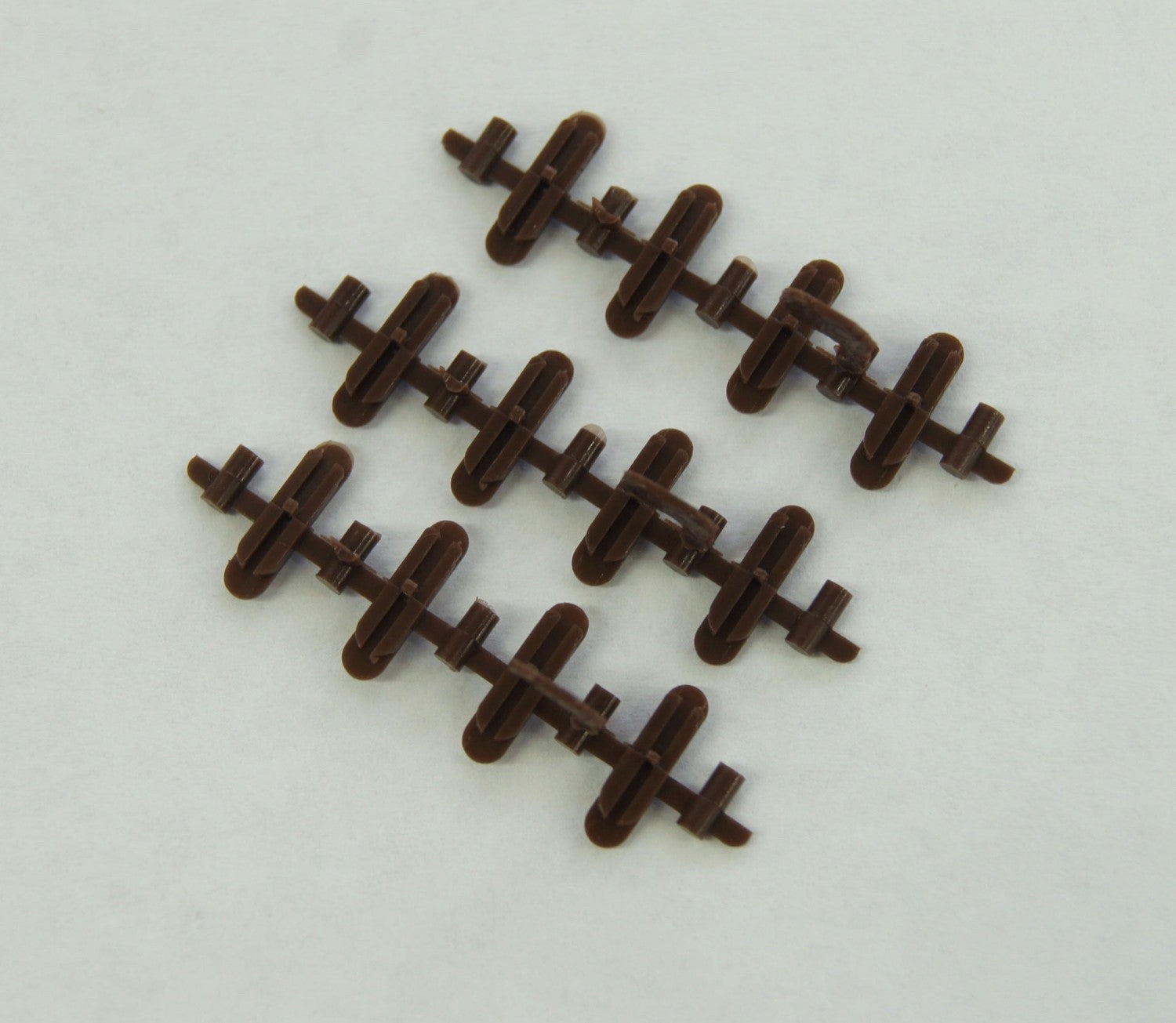 Micro Engineering 26-056 N Scale Code 55 Insulated Rail Joiners - 12pcs