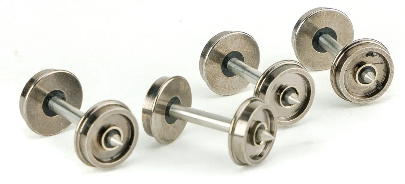 Walthers 2302 HO Scale 36" Turned Metal RP-25 Wheelsets w/ Metal Axles - 12pcs