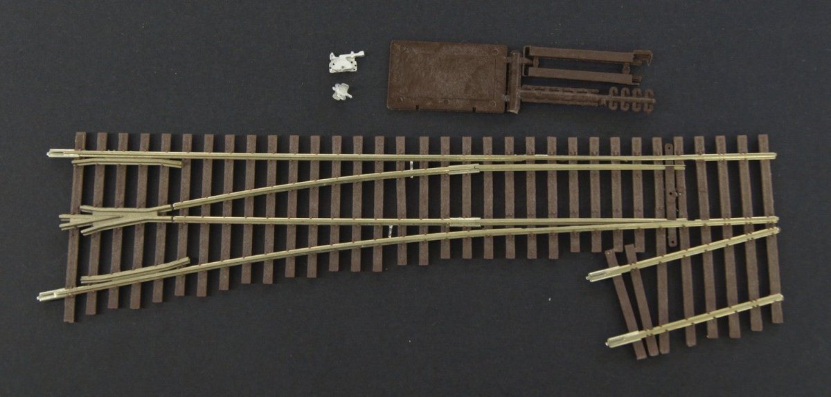 Micro Engineering 14 - 816 HO Scale Code 70 5d Intermediate Ladder Left - Hand Turnout (DCC - Friendly) - Oakville Model Trains Depot