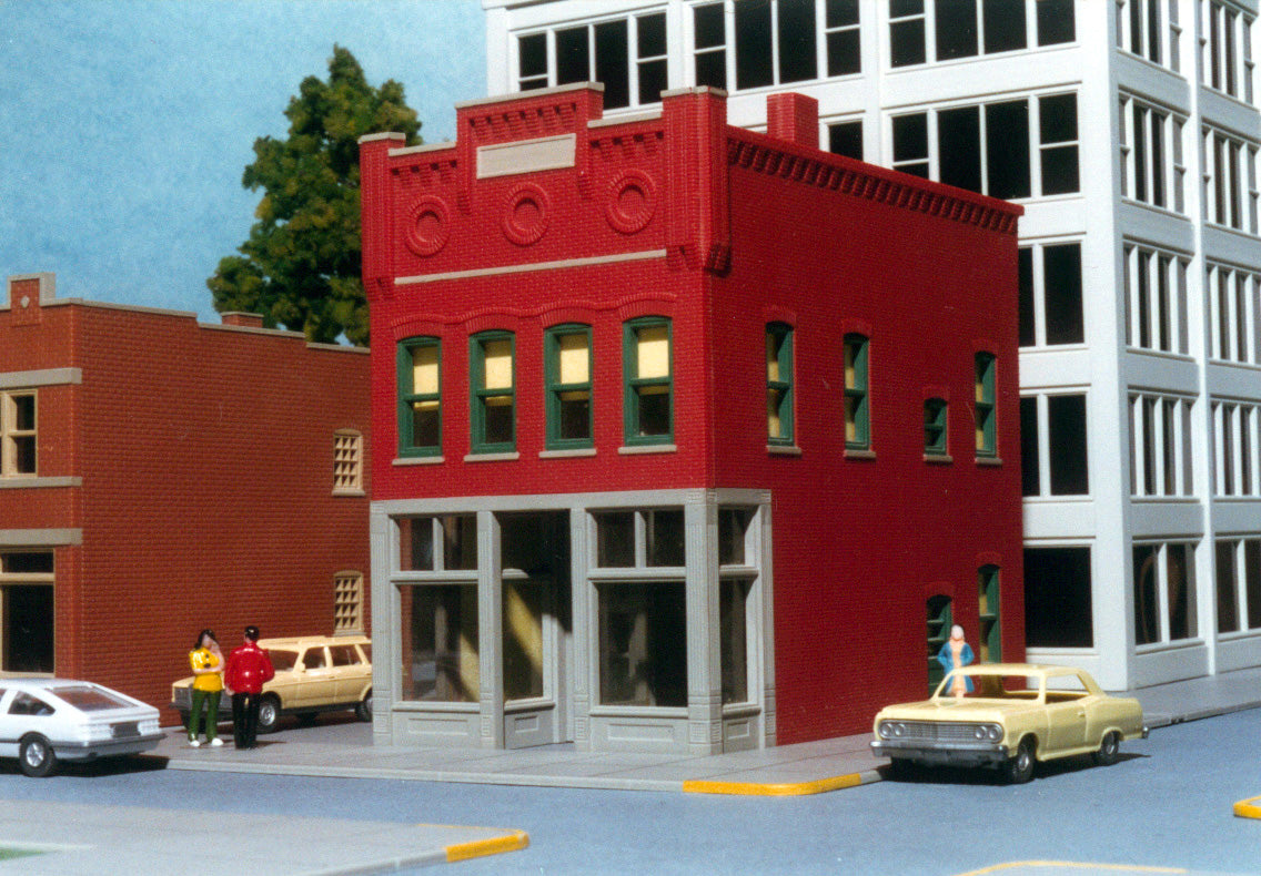 Smalltown USA 6004 Madlene's Deli HO scale building kit