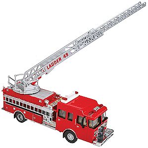 Walthers SceneMaster 13801 HO Scale Heavy-Duty Fire Department Ladder Truck