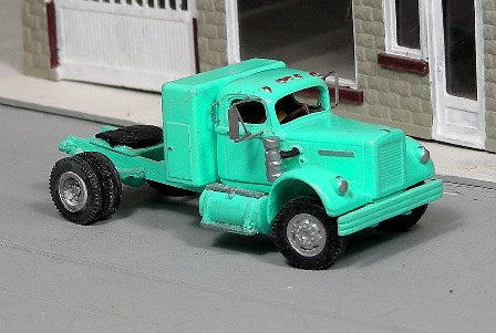 V-032 1956-66 White 4000 Box Sleeper Single Axle Sleeper Cab Tractor