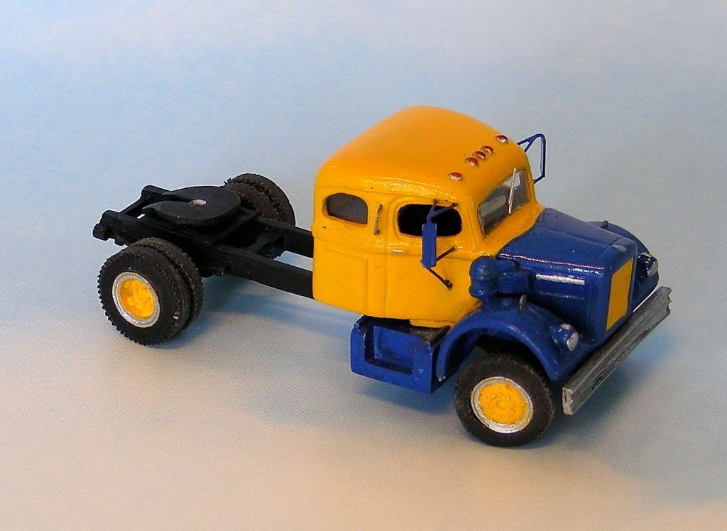 V-070 1956-66 White 9000 with Integral Sleeper Single Axle Sleeper Cab Tractor