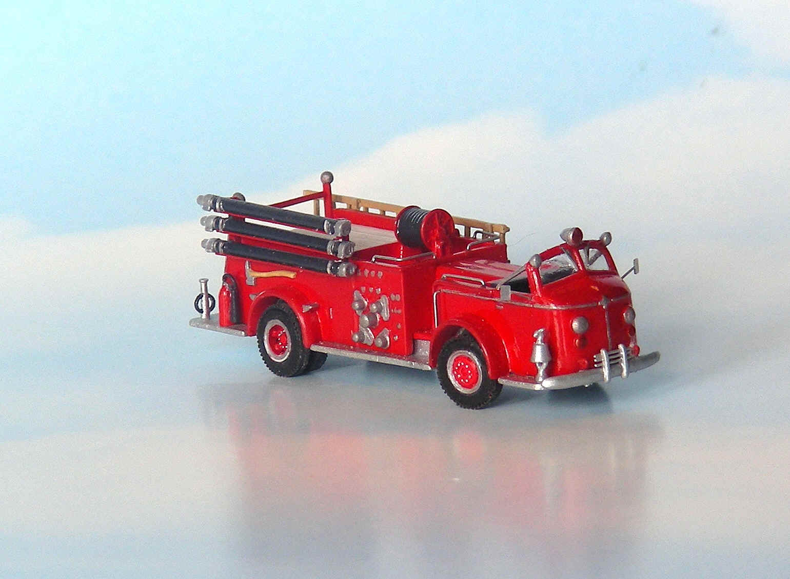 V-071 1947-54 American LaFrance 700 Pumper (Open Cab) - Fire Truck