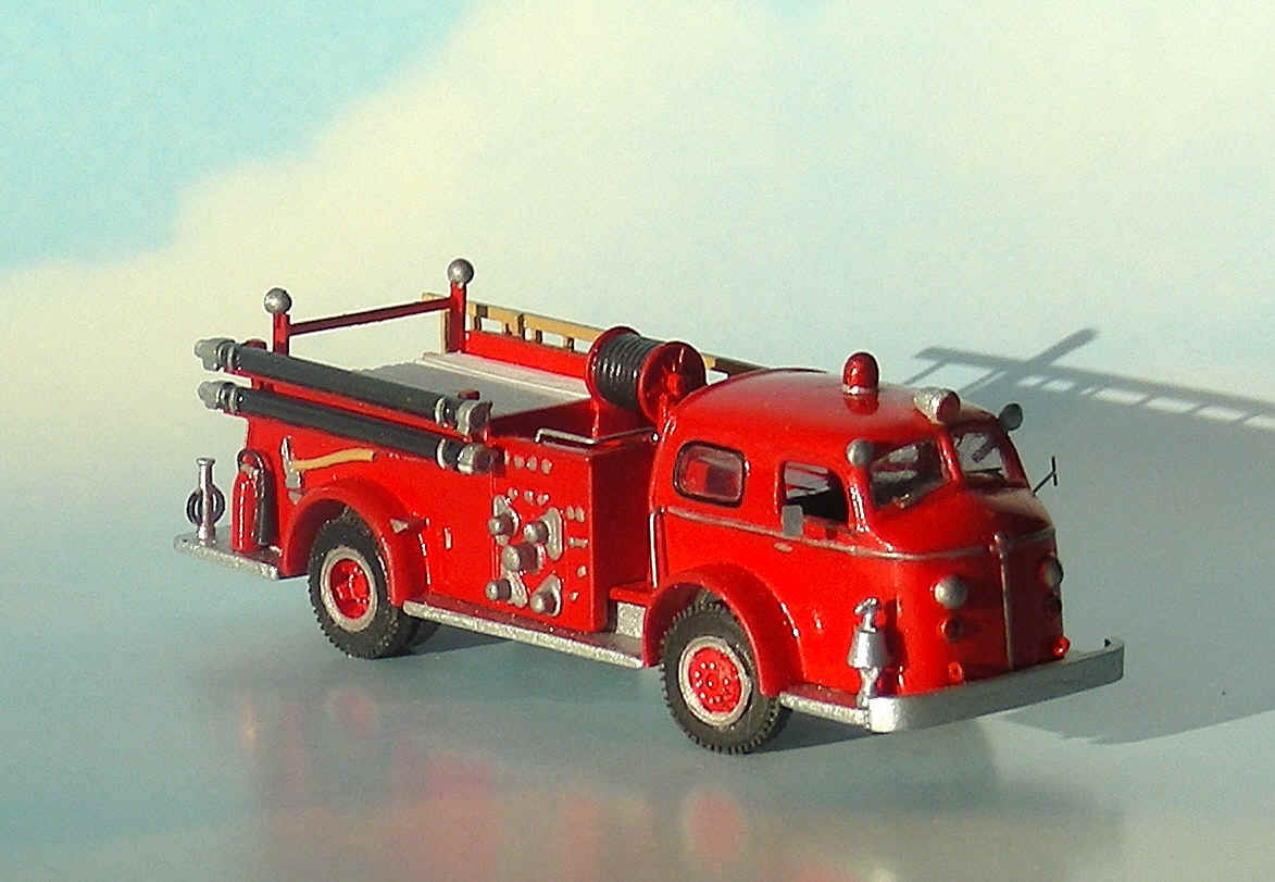 V-072 1947-54 American LaFrance 700 Pumper (Closed Cab) - Fire Truck
