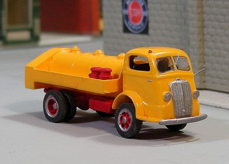 V-153 1937-41 International D-400 Gasoline Tank Truck