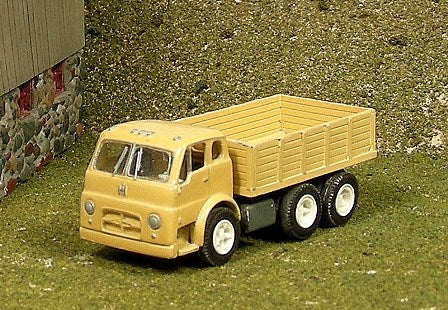 V-338 1956-72 International C-190 Tandem Grain Truck