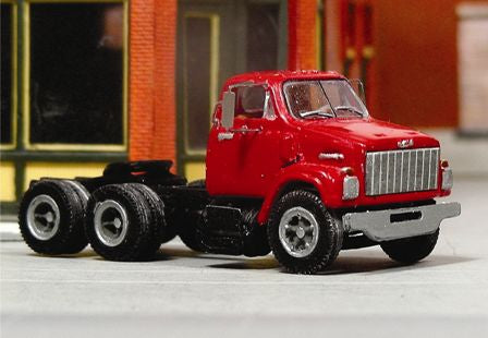 V-398 1987-89 GMC Brigadier Slope Hood Tandem Axle Day Cab Tractor