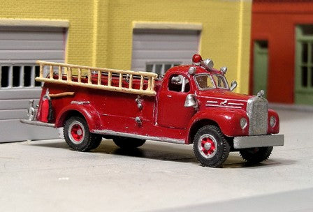 V-408 1953-66 Mack B Model Closed Cab Pumper - Fire Truck