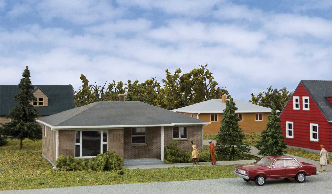 Walthers Cornerstone 3838 N Scale Brick Ranch House - Kit - 3-1/16 x 2-9/32 x 1-1/4" 7.7 x 5.7 x 3.17cm