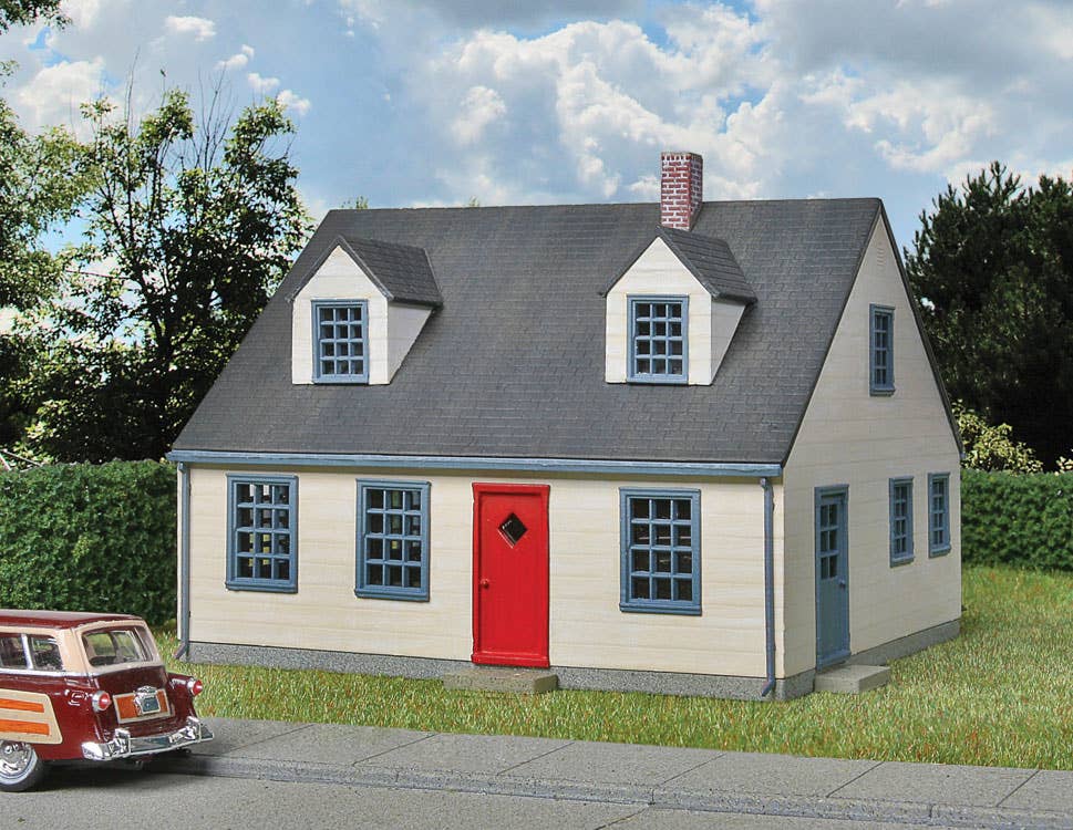 Walthers Cornerstone 3776 HO Scale Cape Cod House - Kit - 4-1/4 x 3-5/8 x 3" 10.7 x 9.2 x 7.6cm