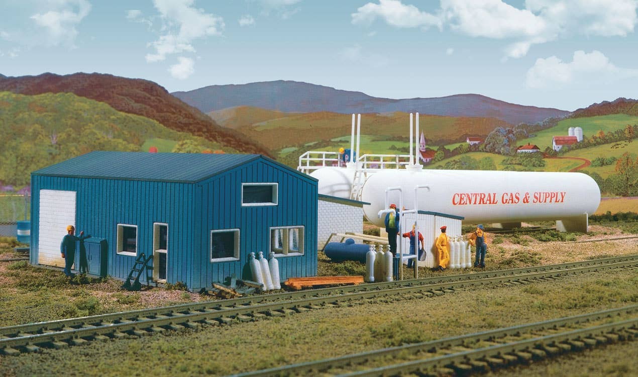 Walthers Cornerstone 3011 HO Scale Central Gas & Supply - Kit