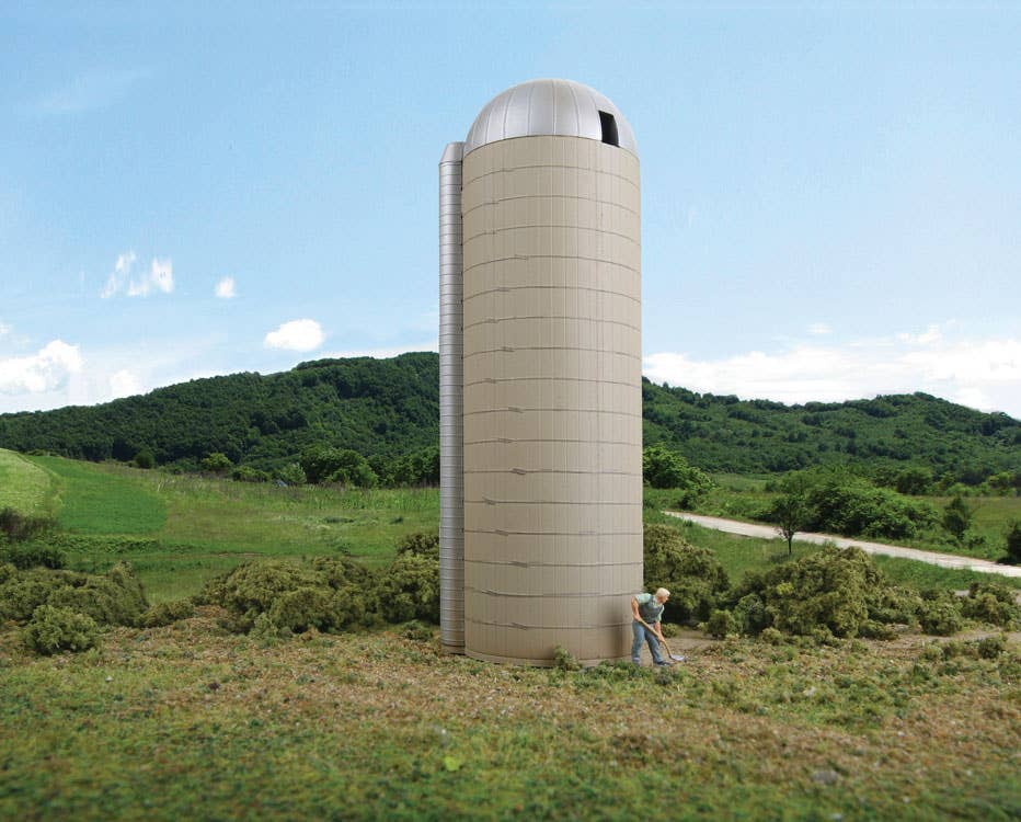 Walthers Cornerstone 3332 HO Scale Concrete-Style Silo - Kit - 1-5/8" x 5-1/2" 42 x 142cm