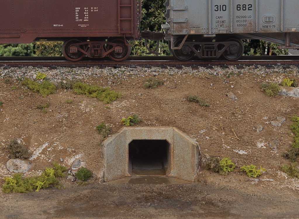 Walthers Cornerstone 4558 HO Scale Concrete Culverts pkg(4) - Kit - 1-1/2 x 1/2 x 13/16" 3.8 x 1.2 x 2cm