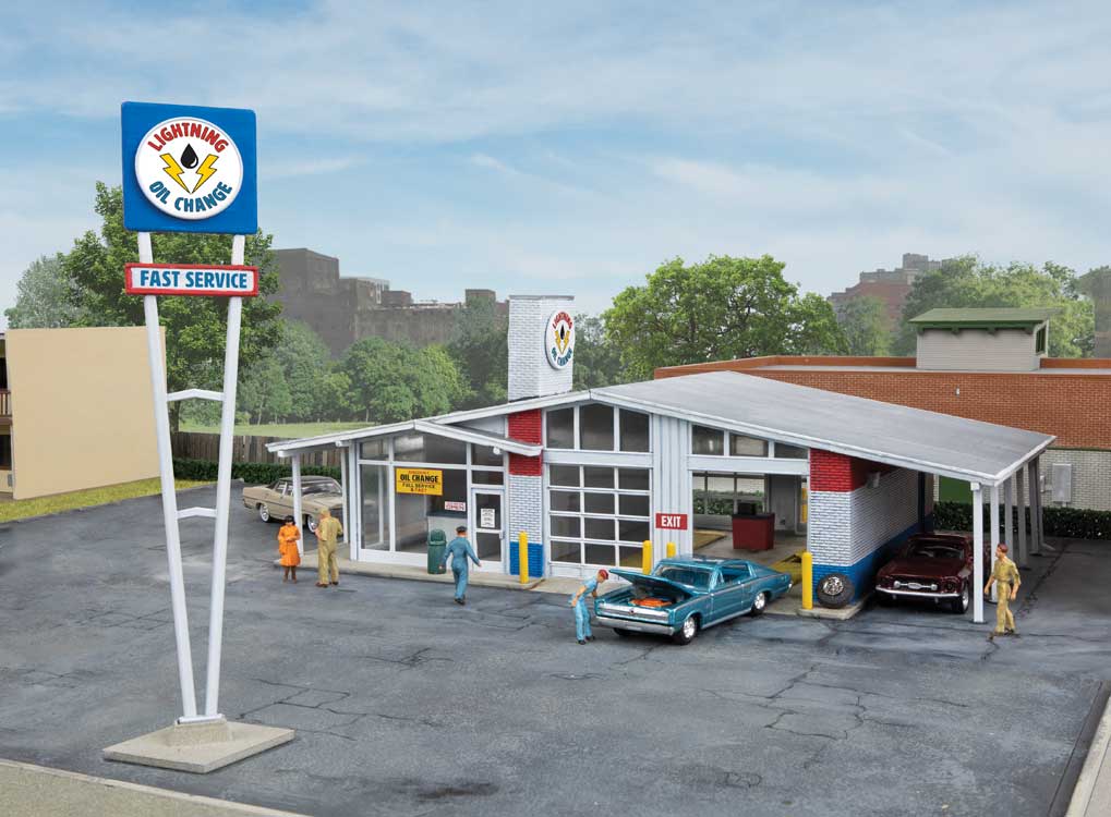 Walthers Cornerstone 3543 HO Scale Drive-in Oil Change - Repurposed Gas Station - Kit - 10-1/2 x 9 x 3-3/16" 26.6 x 22.8 x 8cm