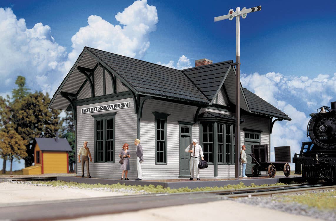 Walthers Cornerstone 3532 HO Scale Golden Valley Depot - Kit - 6-1/2 x 3-3/8 x 4" 16.2 x 8.4 x 10cm