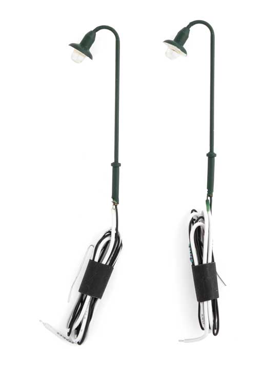Walthers SceneMaster 4801 HO Scale LED Streetlight 2-Pack Station Platform Light
