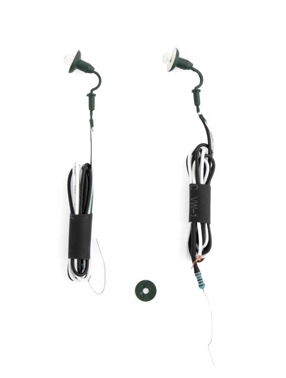 Walthers SceneMaster 4802 HO Scale LED Wall-Mount Light 2-Pack