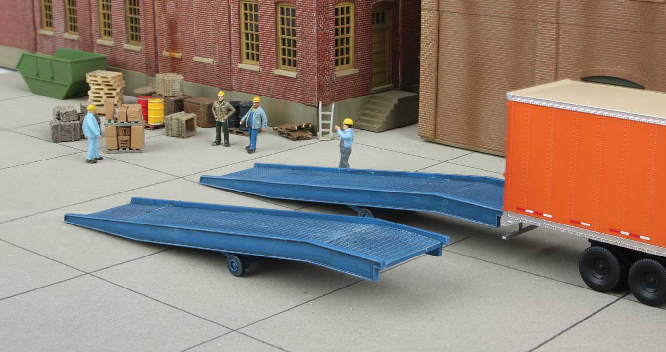 Walthers Cornerstone 4130 HO Scale Loading Ramps - pkg(2) - Kit - 4-13/16 x 1-1/16 x 7/16" 12.2 x 2.6 x 1.1cm pkg(2)