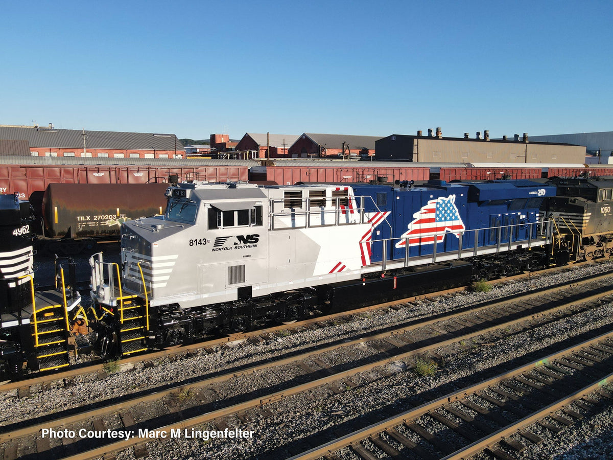 Walthers Mainline 29021132 HO Scale GE ES44AC Tier 3 Diesel, Norfolk Southern America250 "The Patriot" #8143 (DCC/Sound)
