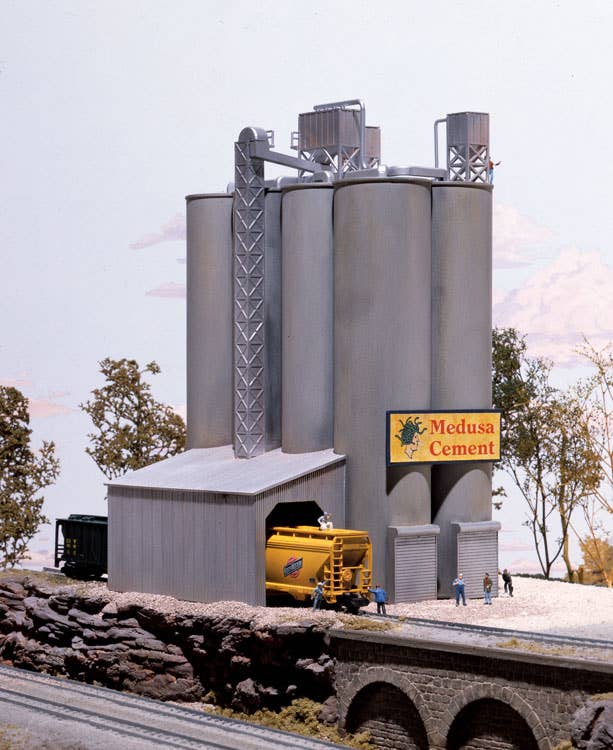 Walthers Cornerstone 3218 N Scale Medusa Cement Company - Kit - 5-3/8 x 4-1/2 x 8-1/4" 13.6 x 11.4 x 21.0cm