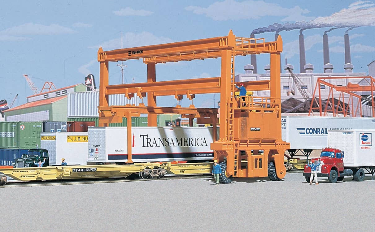 Walthers Cornerstone 3122 HO Scale MI-JACK Translift(R) Intermodal Crane - Kit - 7-3/8 x 3-3/4" 18.7 x 9.5cm