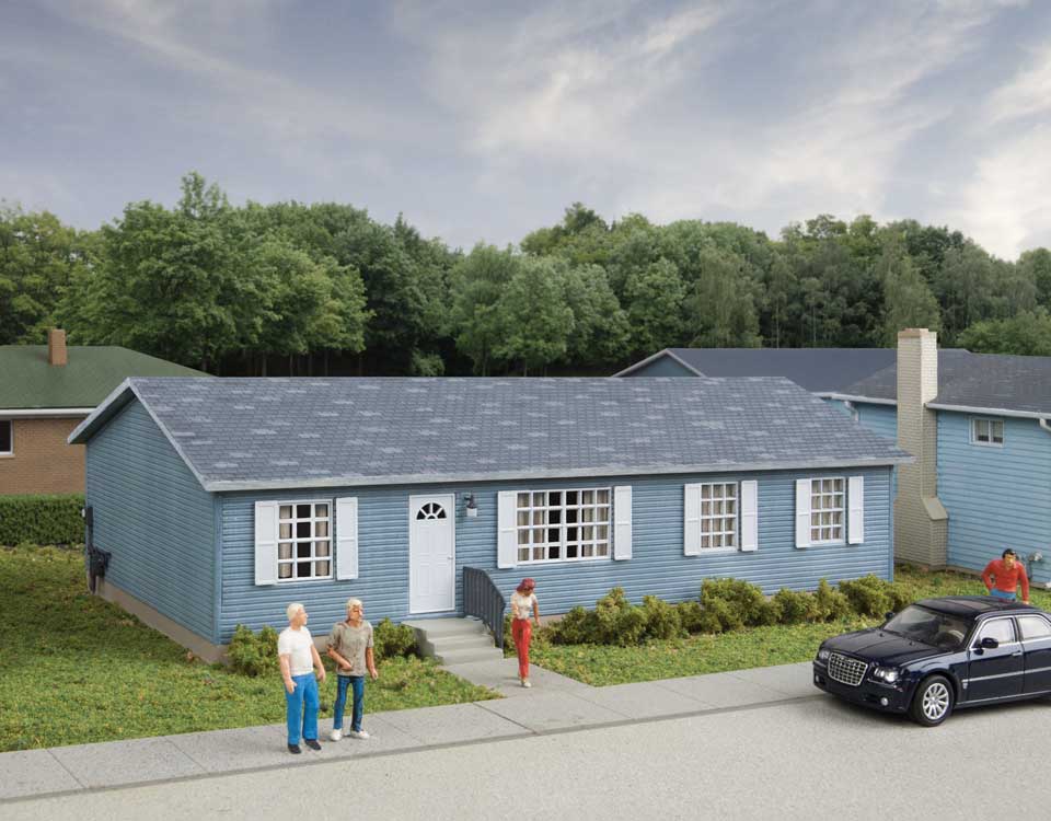 Walthers Cornerstone 4150 HO Scale Modern Sectional House - Kit - 6-7/8 x 3-5/16 x 2" 17.5 x 8.4 x 5.2cm