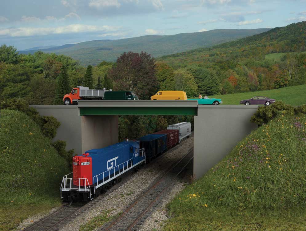 Walthers Cornerstone 4567 HO Scale Modern Steel Highway Overpass with Concrete Sides - Kit - 12-15/16 x 4-3/4" 32.9 x 12cm
