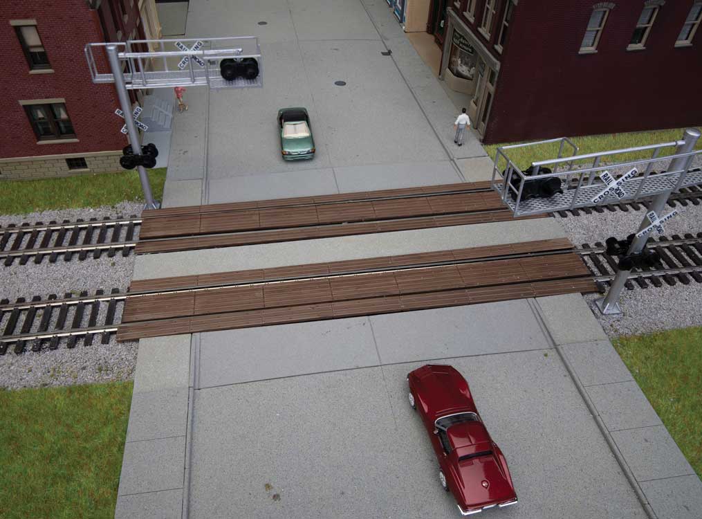 WalthersTrack 83116 HO Scale Modern Wood Grade Crossing pkg(2) - Kit