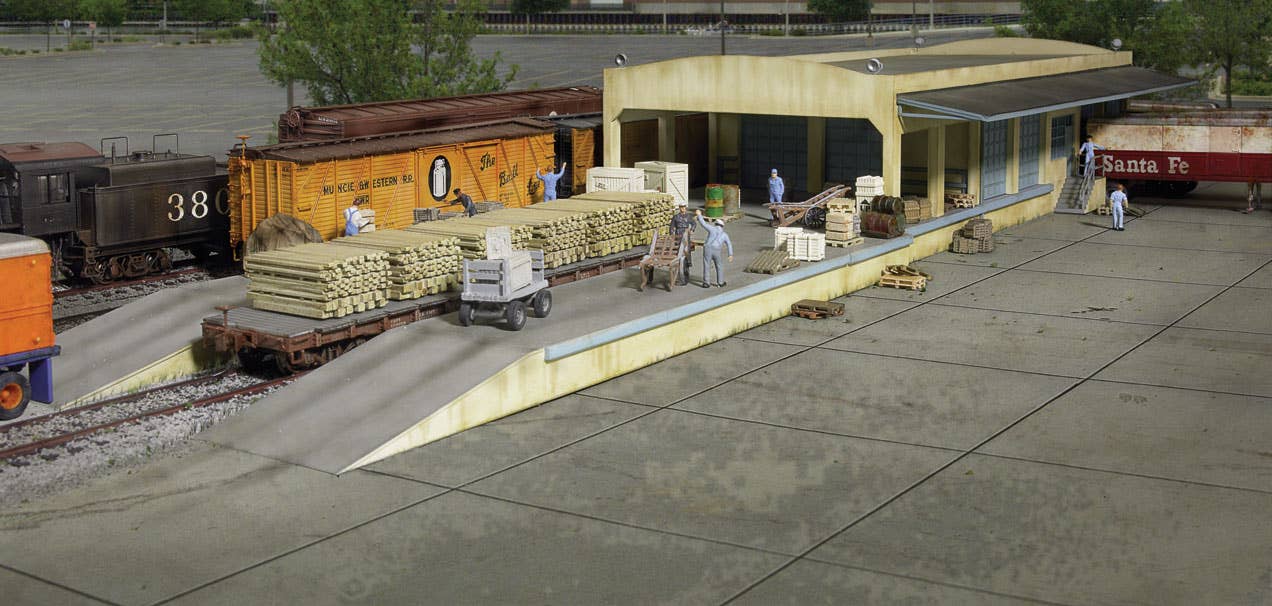 Walthers Cornerstone 2918 HO Scale Open Air Transload Building - Kit - 25 x 5-1/4 x 3" 63.5 x 13.3 x 7.6cm