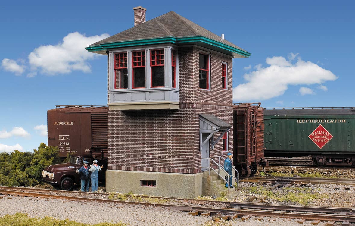 Walthers Cornerstone 2982 HO Scale Pennsylvania Railroad Block & Interlocking Station - Kit - 2-7/16 x 3-1/8 x 4-7/8" 6.1 x 7.9 x 12.3cm