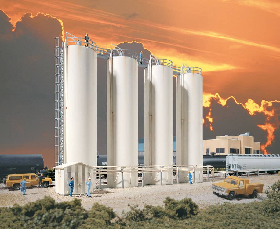 Walthers Cornerstone 3081 HO Scale Plastic Pellet Transfer Facility - Kit - 19-5/8 x 4-1/16 x 8-1/4" 49.8 x 10.3 x 21cm